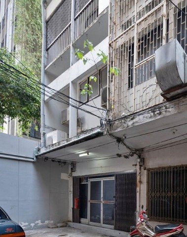 SaleOffice ขายอาคาร 4.5 ชั้น ถนนปั้น สีลม ใกล้วัดแขก 150 เมตร 
