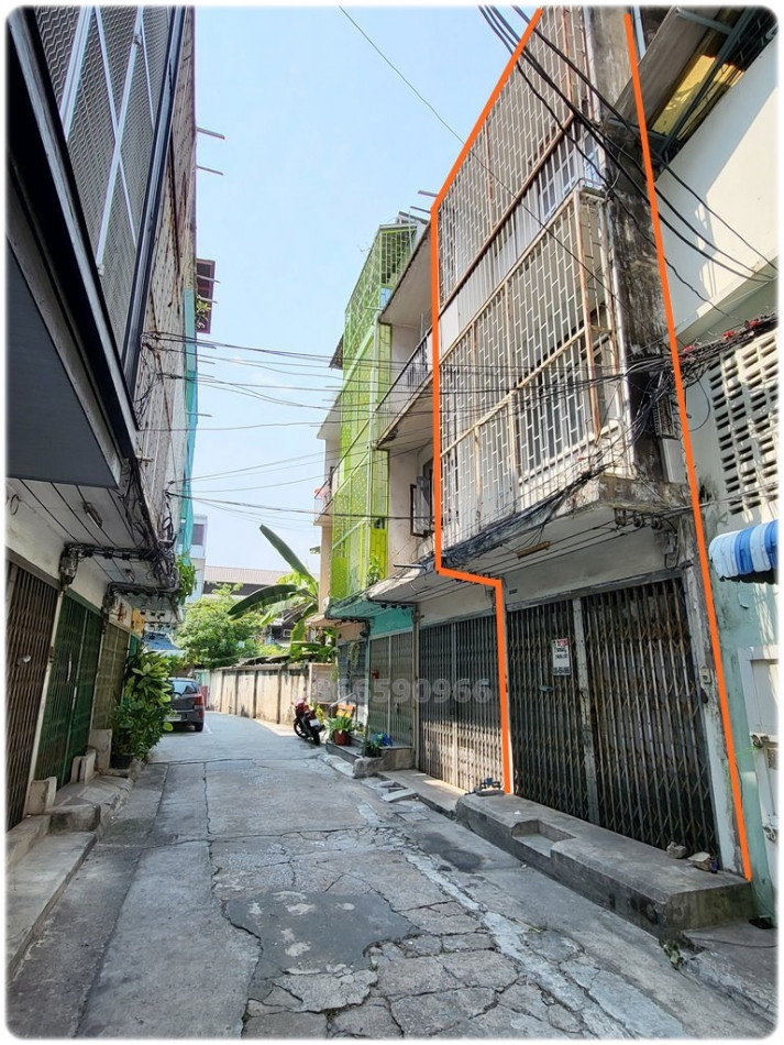 SaleOffice Commercial building for sale in the heart of the city, parking available in front of the house, Soi Sathu Pradit 5, 192 sq m., 12 sq m.