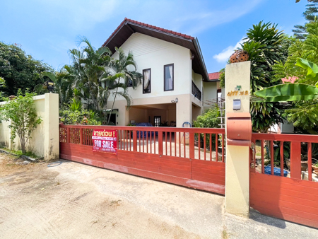 ขายบ้าน Villa for Sale in 800 sq.m. of land in Chaweng area Bophut