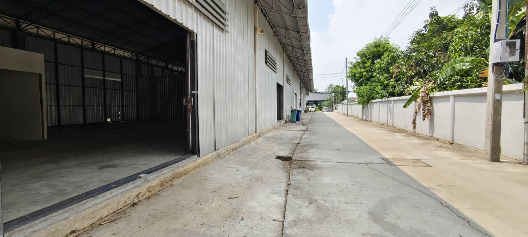 RentWarehouse Warehouse for rent near Bang Yai, 180 sq m., 45 sq m, pay 3 months to move in.