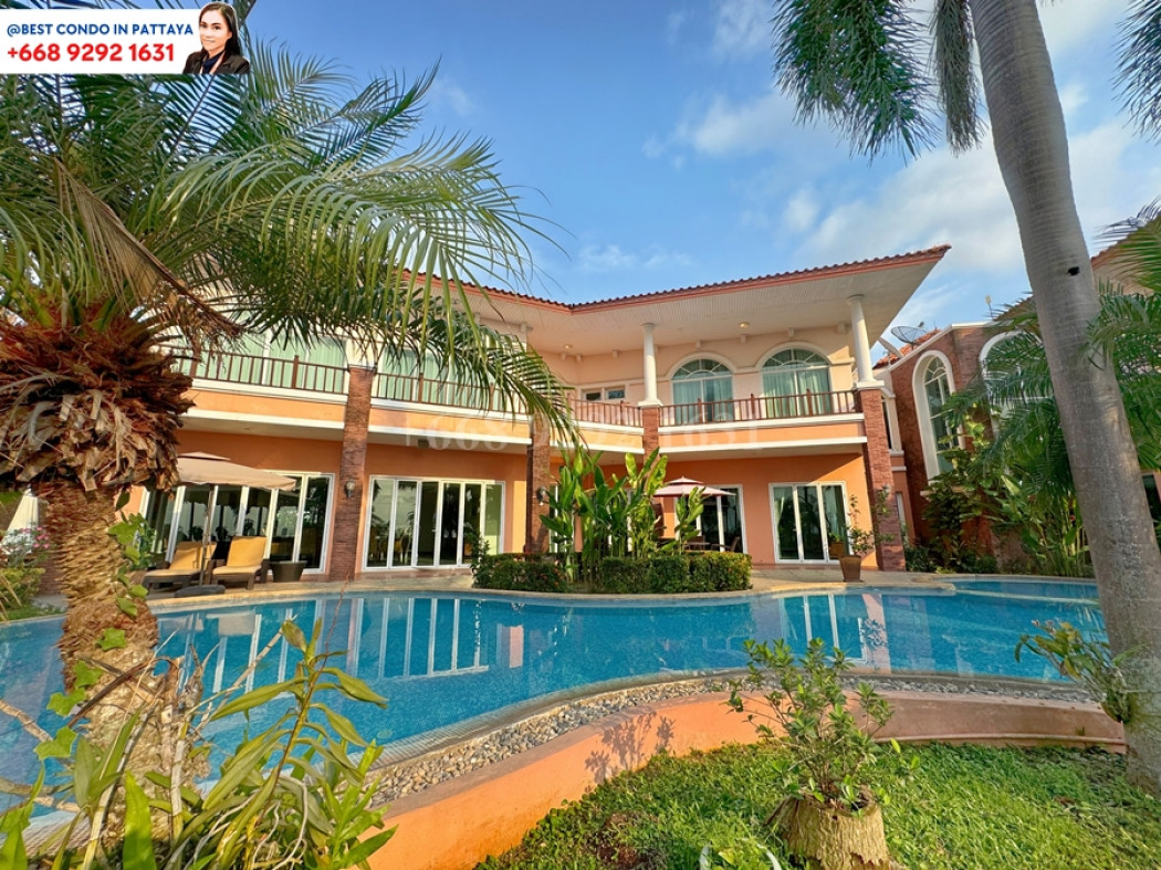 SaleHouse Sale Pool villa resort style in the prestigious Phoenix Gold Golf and Country Club Pattaya
