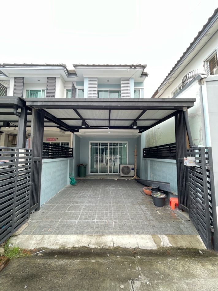 SaleHouse Urgent sale! Townhome, The Park at Fashion project, 17.5 sq m, good location, opposite Fashion Island. There are many ways to enter and exit, near the Pink Line.