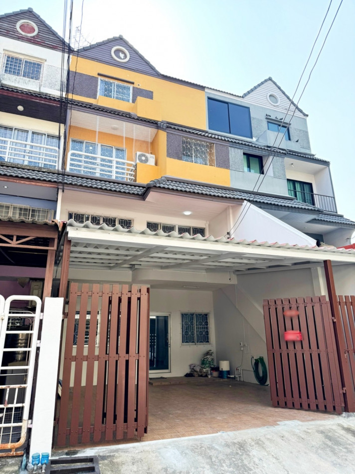 SaleHouse For sale, 4-story townhome, Warathorn Ville, Phatthanakan 44, 31.5 sq m, 5 bedrooms, 7 bathrooms, newly renovated, near BTS.