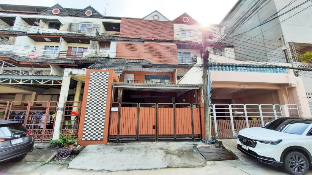 SaleHouse Townhome for sale, 4 floors, Warathorn Ville, Phatthanakan 44, 31.5 sqw, 5 beds, 4 baths, newly renovated and fully furnished.