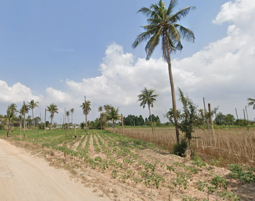 SaleLand Land for sale in Bueng Nong Khawa-Nong Kla, area 3 rai, next to a creek,