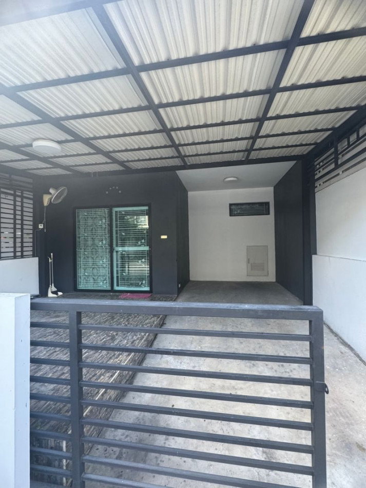 RentHouse Townhome for rent M345 The Connect Pattanakarn 38 75 sq m. 18.20 sq m.
