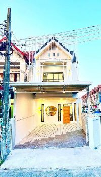 SaleHouse Townhome for sale, Lert Ubon Village, 95 sq m., 22 sq m. Renovated house, convenient land, ready to apply to the Bank.