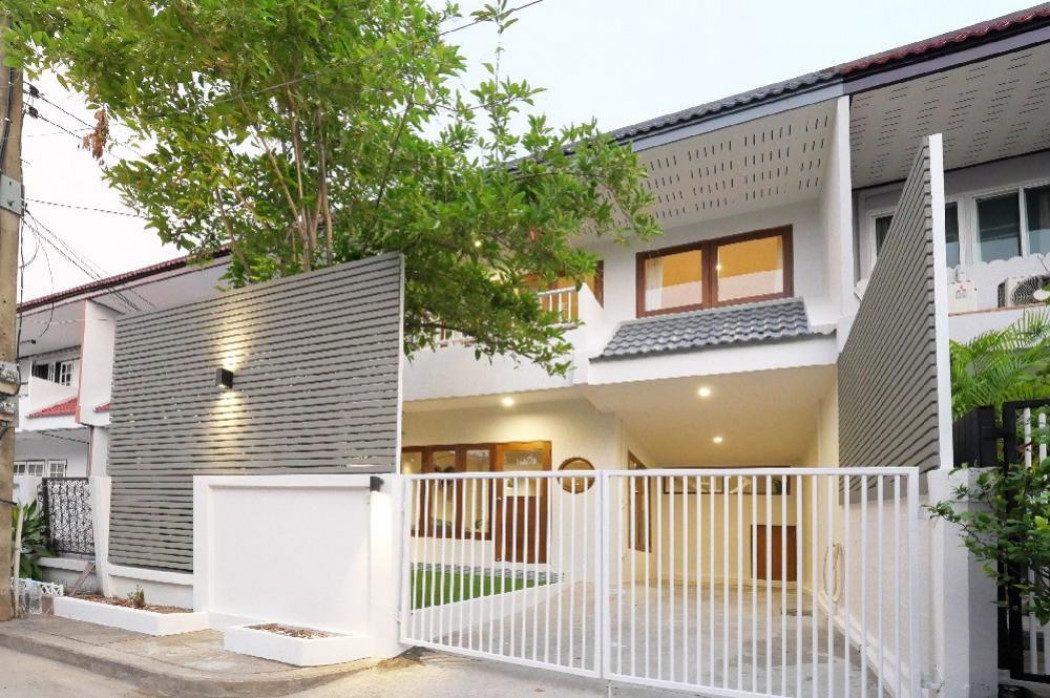 RentHouse For rent, 2-story townhome, Soi Pridi 42 ID-14994.