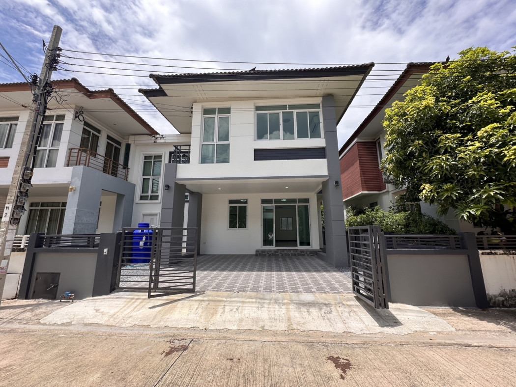 SaleHouse Semi-detached house for sale, divided into sections, Kittinakorn Garden Ville, 120 sq m, 37.5 sq m, has freebies, cheap price.