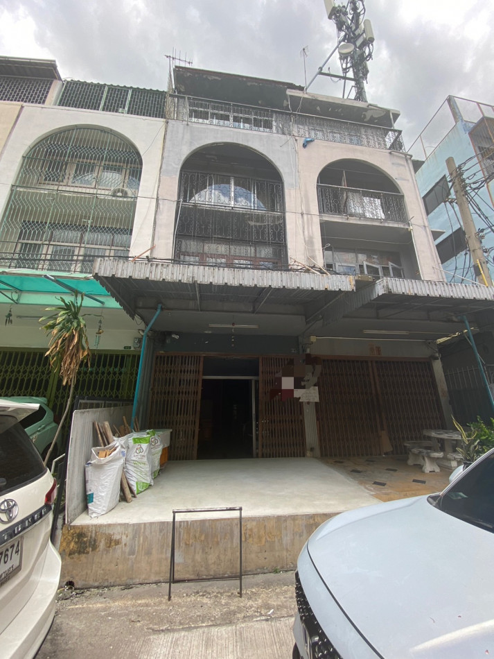 RentOffice Commercial building for rent, M349, Old Village, Ramkhamhaeng Soi 1, size 350 sq m, 87.5 sq m.
