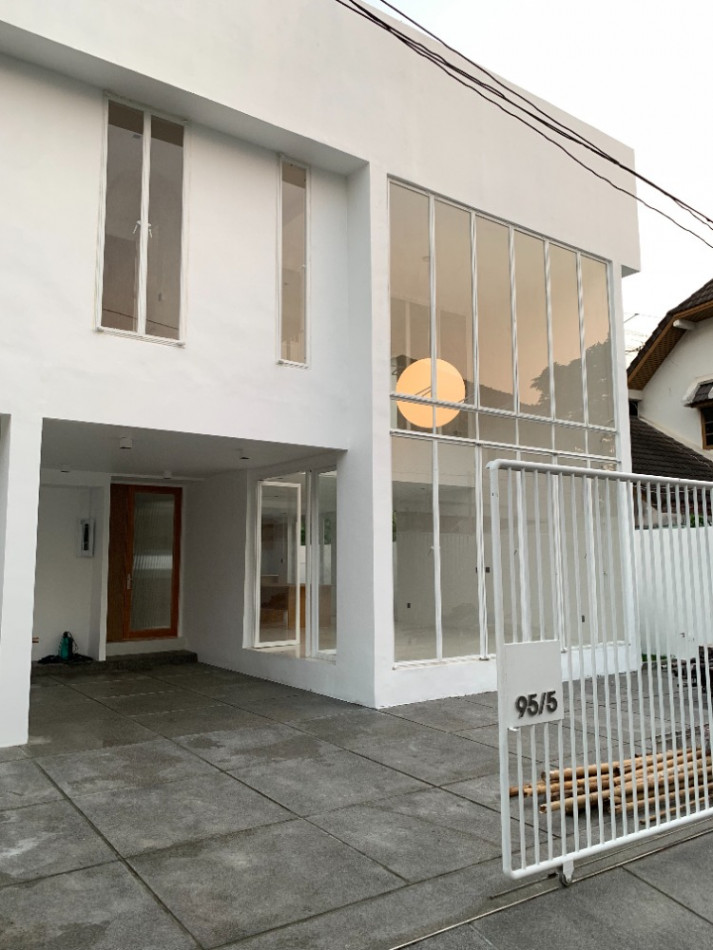 SaleHouse Single house for sale, 4 bedrooms, 4 bathrooms, parking for 2 cars, Ratchada 32, 180 sq m., 50 sq m., near the BTS station 2 km.