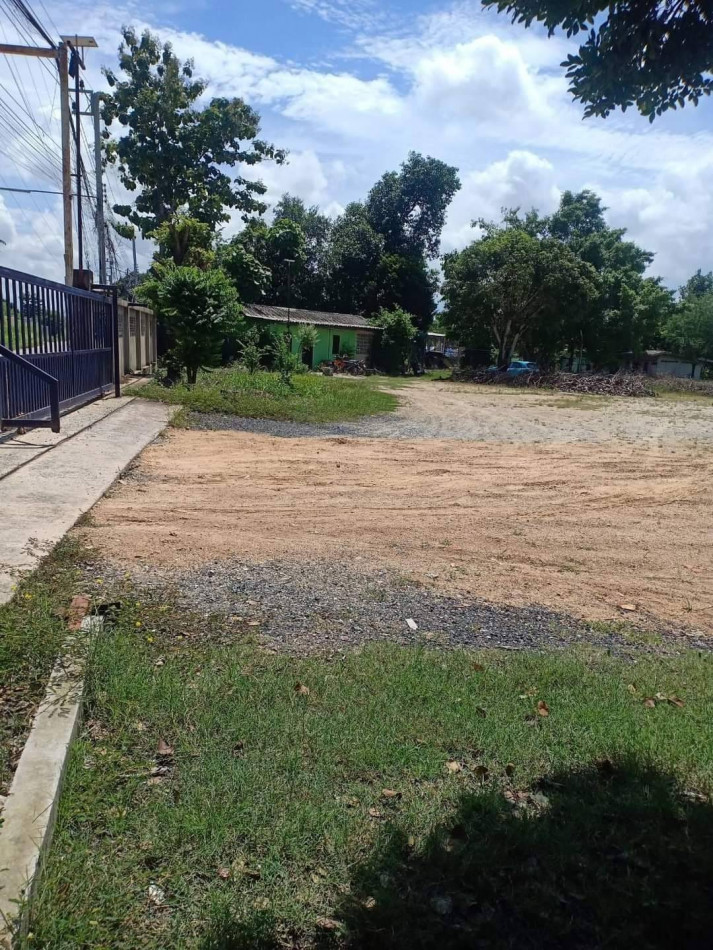 SaleLand Land for sale with building, filled in and fenced in, 2 rai, Soi Poonsin, Kao Kilo Rd.