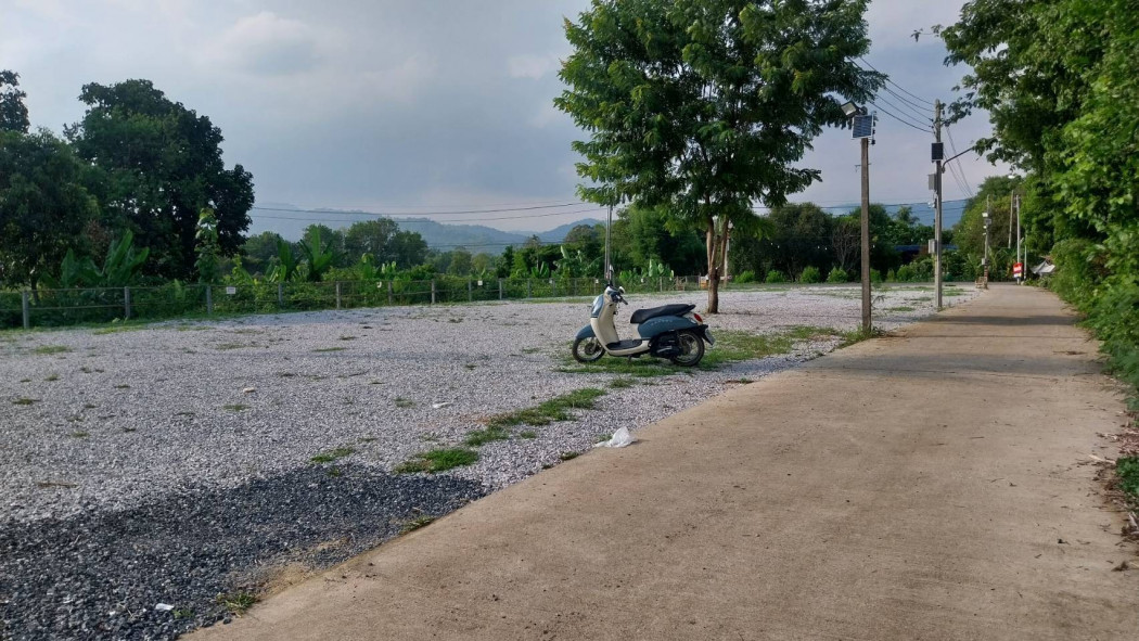 SaleLand Land for sale in Sarika, already filled, 365 sq m., Soi Wang Yao, next to the highway,