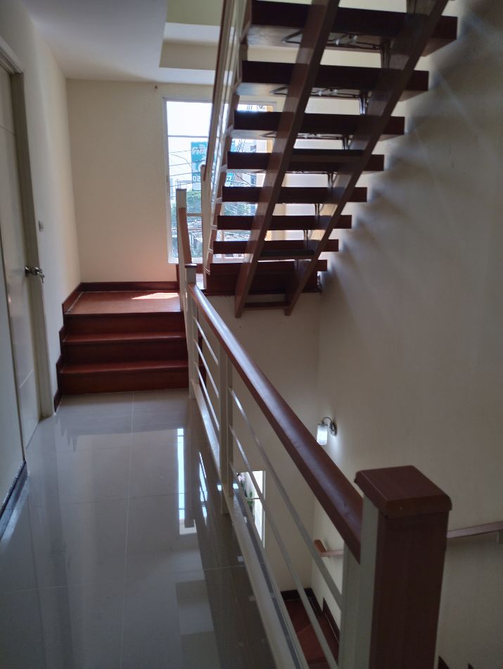 RentHouse Townhome for rent, The Plant City Sathorn, 238 sq m., 19.9 sq m, 3 bedrooms, 3 bathrooms, 1 living room, 1 kitchen, 1 storage, 1 kitchen, 2 parking spaces in, outside.