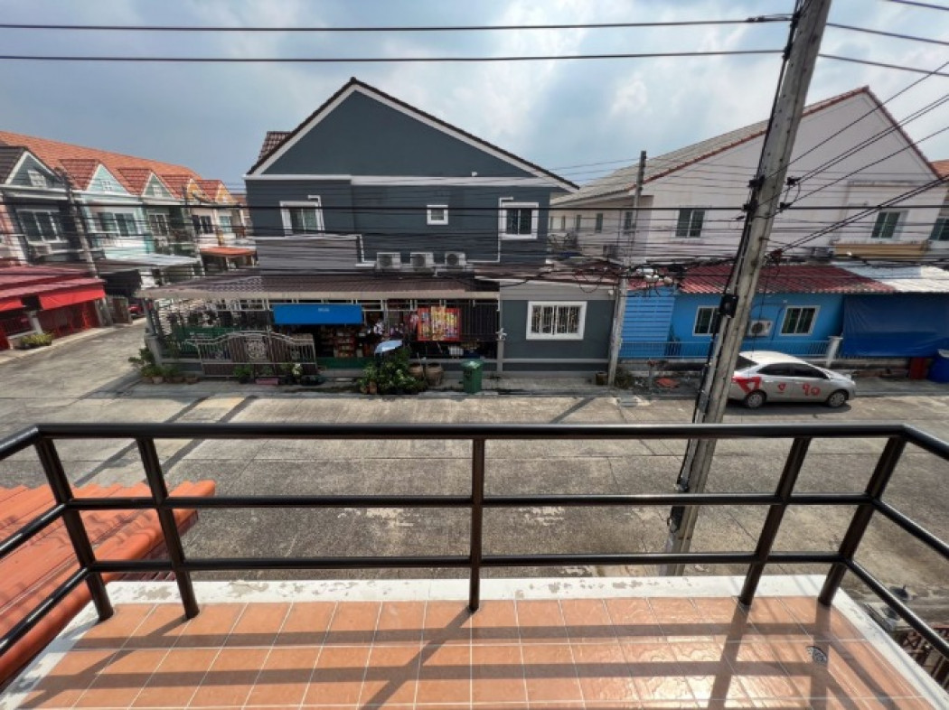 SaleHouse Townhome for sale, U Thong Place 5, 64 sq m, 16 sq m, newly decorated, ready to move in.