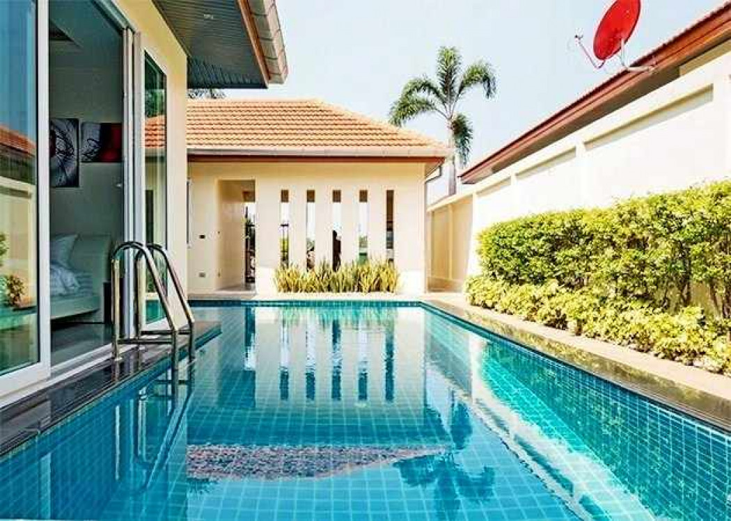 RentHouse H376 Luxury Executive Villas For Sale Or Rent In Whispering Palms, Mabprachan Pattaya
