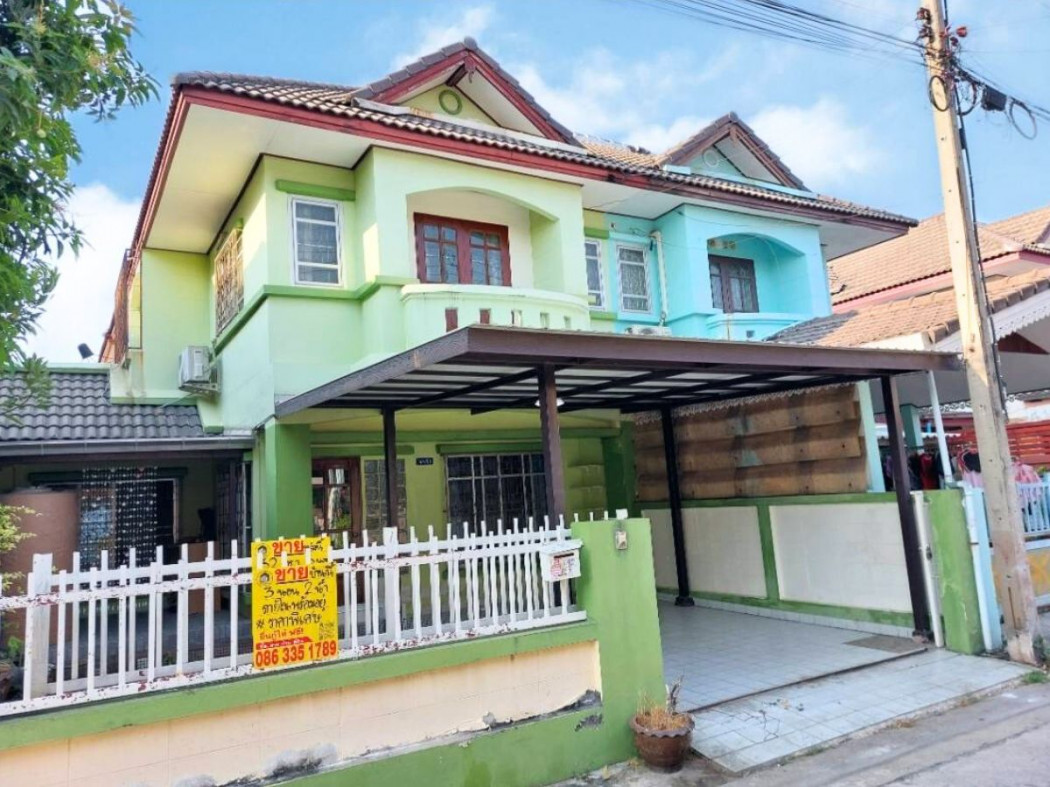 SaleHouse Semi-detached house for sale, Muang Pracha, Bang Khu Wat, 32 sq m, 3 bedrooms, ready to move in. The addition of a garage and kitchen is complete.