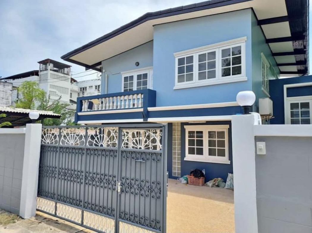 RentHouse For rent, detached house, corner house for rent, 90 sq m, Charan 75, Intersection 9 (Bang Phlat Police Station), Bangkok, Charansanitwong 75, 240 sq m, 90 sq m.
