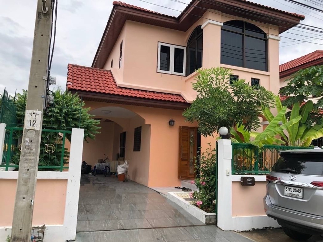 SaleHouse Single house for sale, no common fees Open Village, Beauty House Village 4, Suan Phak 32, 195 sq m., 45.5 sq m., near the main road, only 1.4 km.