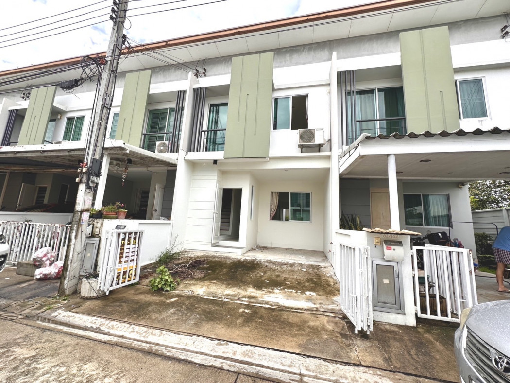 SaleHouse Townhome for sale, convenient travel, Nirvana Cover On Nut, 112 sq m, 17.9 sq m, cheap price.