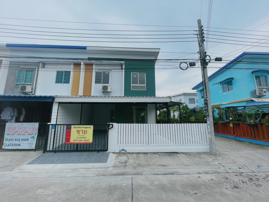 SaleHouse Townhome for sale, completely renovated house, Baan Pruksa 74-3 Srinakarin - Theparak, 86.2 sq m, 22.9 sq m, corner house.