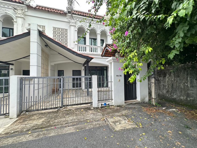 RentHouse For Rent : Town home near Super Cheap Market, 3 Bedroom 3 Bathroo