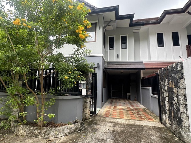 RentHouse For Rent : Kata, 2 storey twin house, 3 bedrooms 3 bathrooms