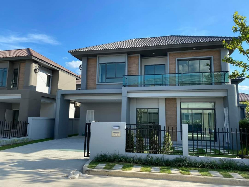 RentHouse Single house for rent N1042 Venue Rama 9 220 sq m 60 sq m.