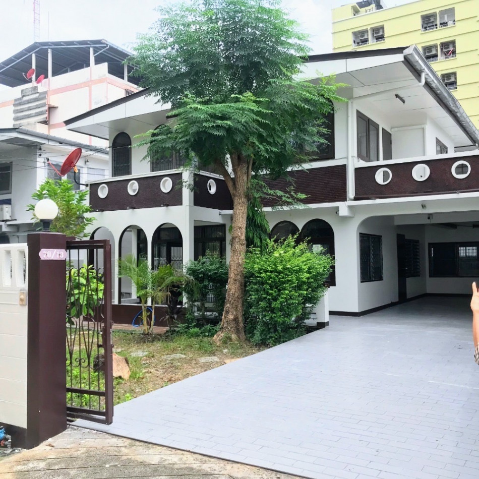 RentHouse Single house for rent M430 House for Rent Near MRT Ratchadaphisek 240 sq m 62 sq m.