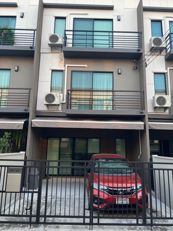 RentHouse Townhome for rent M436 Baan Klang Muang. Srinakarin-On Nut 141 sq m 36 sq m