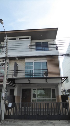 RentHouse ให้เช่าโฮมออฟฟิศ 3 ชั้นหลังมุม 3 ห้องนอน โพธิ์แก้วเพลส ลาดพร้าว10