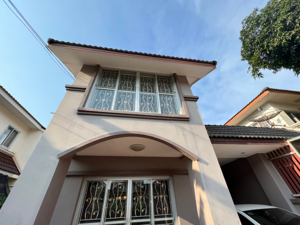 SaleHouse Semi-detached house for sale, Project: Sinthanee Grand Ville, Khlong 5, next to Rangsit - Nakhon Nayok Road.