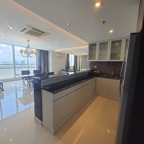 เช่าคอนโดมิเนียม  Penthouse Unit at The Four Wings Residence for Rent