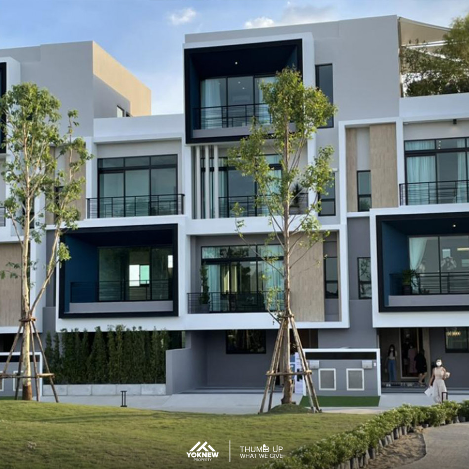 SaleHouse For saleCondo Define Ekkamai Ramintra, 3-story townhome, very beautiful house, luxuriously decorated.