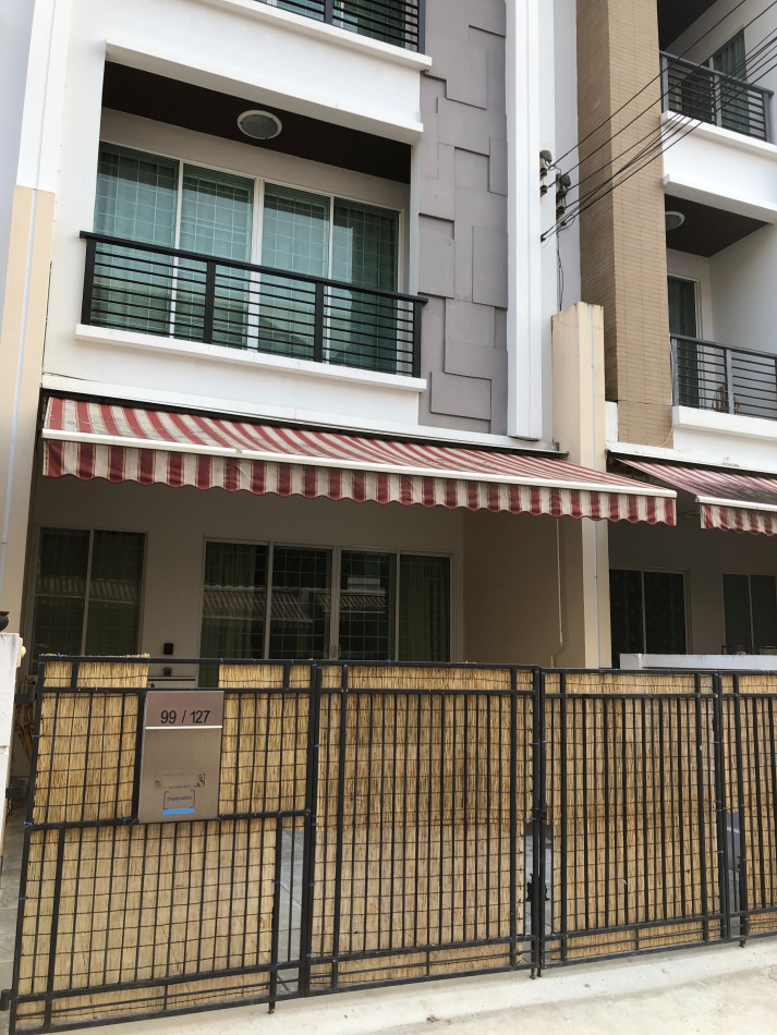 RentHouse For rent, 3-story townhome, Baan Klang Muang S-Sense Sathorn-Taksin 2, 170 sq m, 19 sq m, complete furniture and electrical appliances.