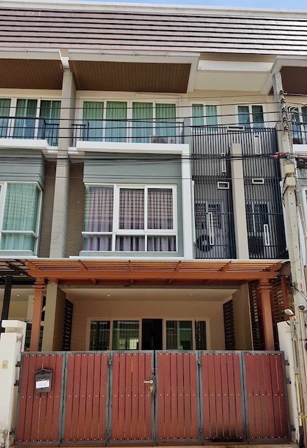 RentHouse BH3009 ทาวน์โฮม 3ชั้น พร้อมเฟอร์นิเจอร์ หมู่บ้าน Urban Sathornราช