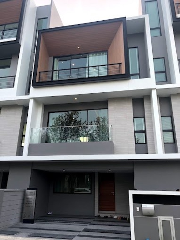 BH3008 Luxurious Townhome for RENT, Krungthep Krita Nirvana DEFIN