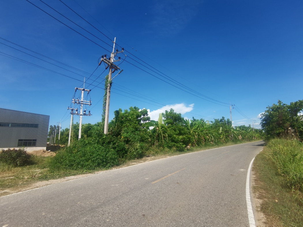 SaleLand Land for sale ME175, large plot, width 630 m., Bo Kwang Thong, Bo Thong, Chonburi, size 83 rai,Hunan Industrial Estate, Road 331, only 5 Km.