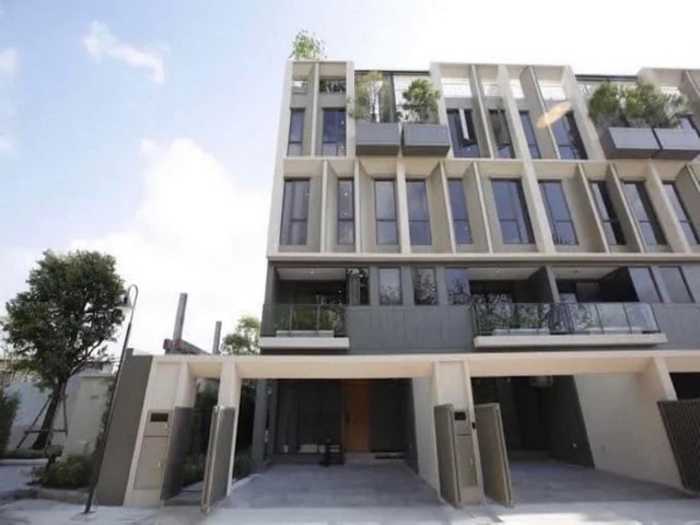 เช่าบ้าน ให้เช่า Luxury Townhome 3.5 ชั้น มีสวนดาดฟ้า โครงการ THER ลาดพร้า