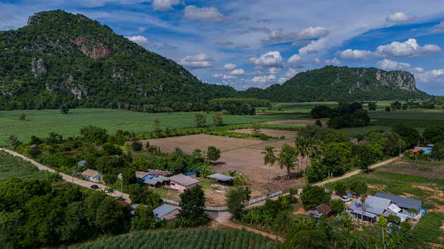 ขายที่ดิน ขายที่ดิน ทำเลทองพร้อมสิ่งปลูกสร้าง อ.บ้านไร่ จ.อุทัยธานี