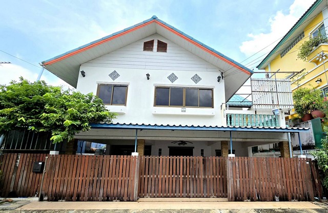 RentHouse ให้เช่าบ้านเดี่ยว เนื้อที่ 50 ตร.ว. 6ห้องนอน โครงการเสนานิเวศน์1