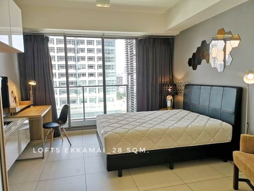 เช่าคอนโดมิเนียม ให้เช่า คอนโด studio 1 bedroom The Lofts เอกมัย (เดอะ ลอฟท์ เอกมัย) 28 ตรม. near BTS Ekkamai in Sukhumvit area