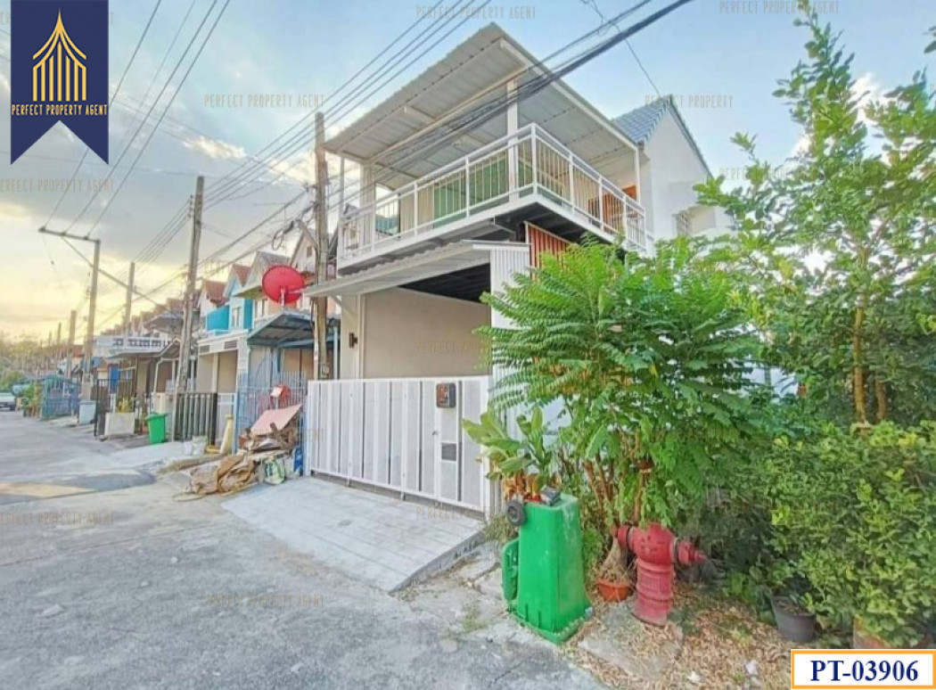 SaleHouse Corner townhouse for sale, Bang Bua Thong, newly decorated, has a beautiful terrace.