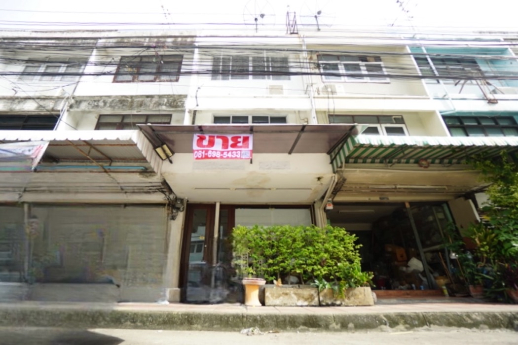 SaleOffice For sale: 3-storey commercial building, Chokchai 4 Soi 54, area 220 sq m., 20 sq wa, good location, beauti decorated, ideal for office, cafe