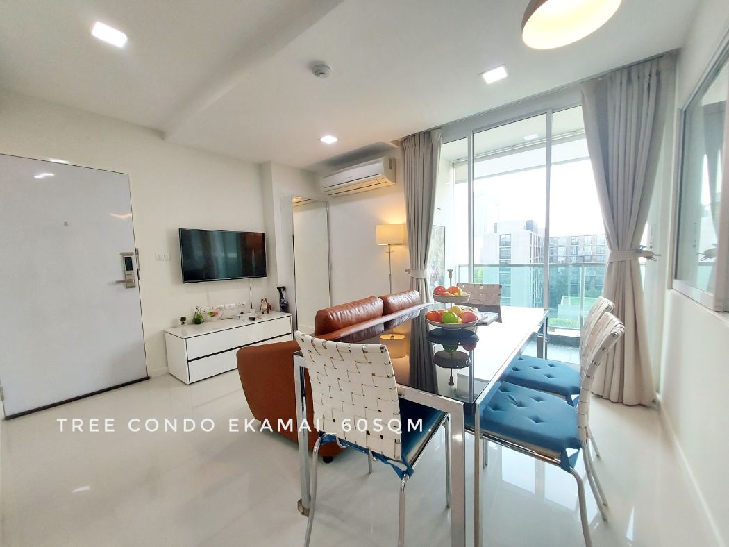 เช่าคอนโดมิเนียม ให้เช่า คอนโด 2 bedrooms fully-furnished good conditionTree Condo เอกมัย 60 ตรม. in good area near BTS Ekkamai