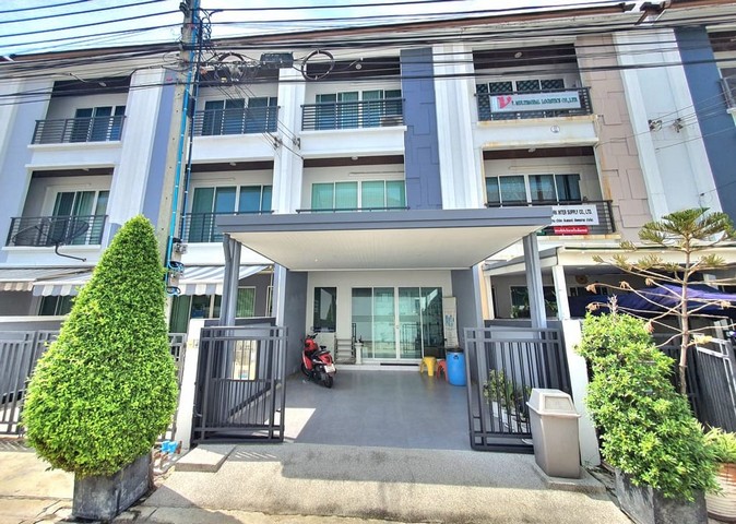 RentHouse EPL-HR3757 ให้เช่า ทาวน์โฮม 3 ชั้น ศรีนครินทร์ 46 บ้านกลางเมือง