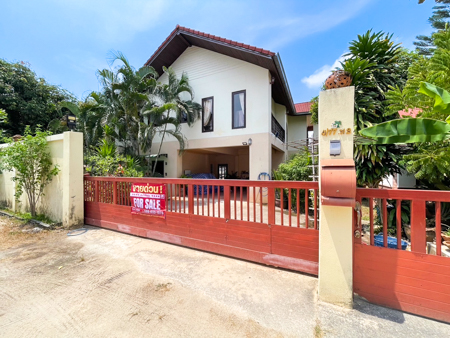 Luxurious Family Home with Private Pool Near Chaweng Beach