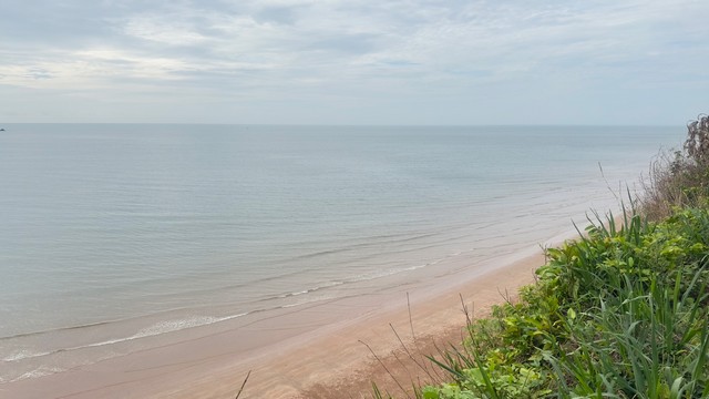 สรรหาที่แปลงสวยวิวทำเลดีขายเช่า  หาดฝั่งแดง ไร่ล่ะ3.5 ล้านบาท 