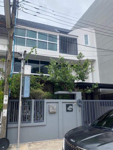 SaleHouse ขายบ้านจันทรานิเวศน์ทาวน์โฮมรีโนเวทใหม่ ใกล้ตลาดวรรัตน์