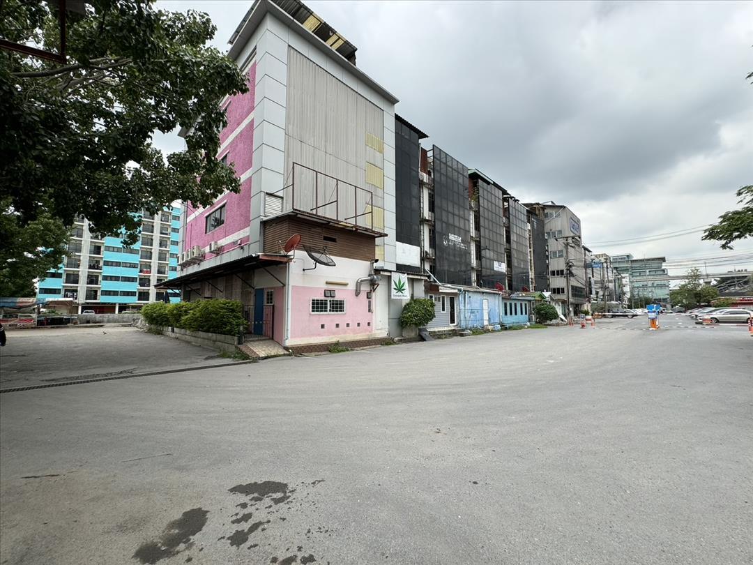 SaleLand Land for sale 282 Sq wah, next to Max Value Lak Si branch, near MRT Rajabhat Phranakhon Station